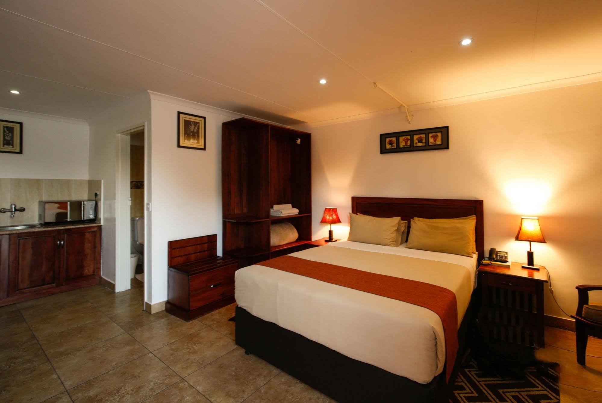 Mokoro Lodge Maun Buitenkant foto